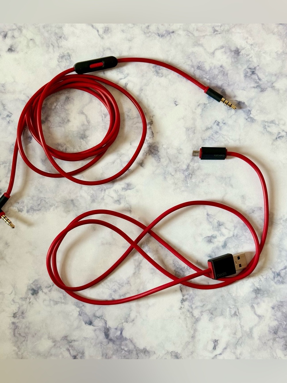 Beats Solo2 Wireless Headphones Black Bluetooth Tested w/ Case & New Ear Pads - Picture 10 of 17